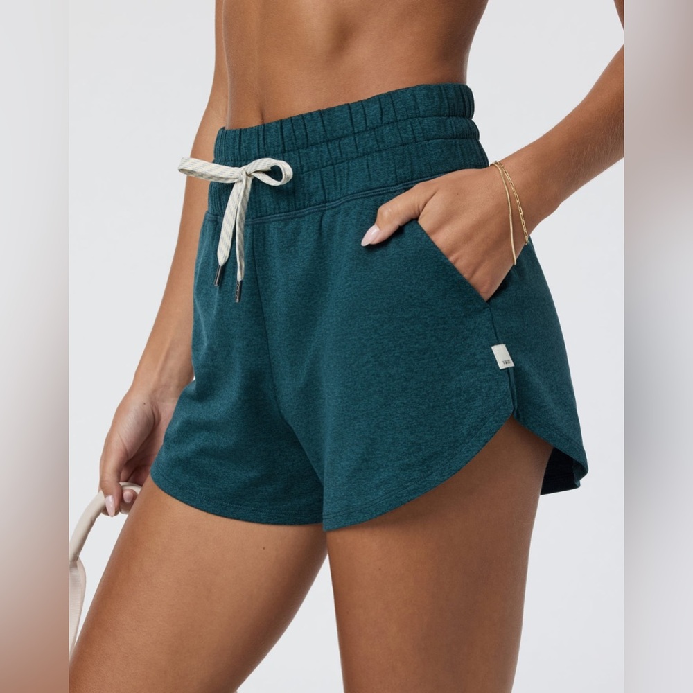 Vuori Teal Athletic Shorts - medium NWT